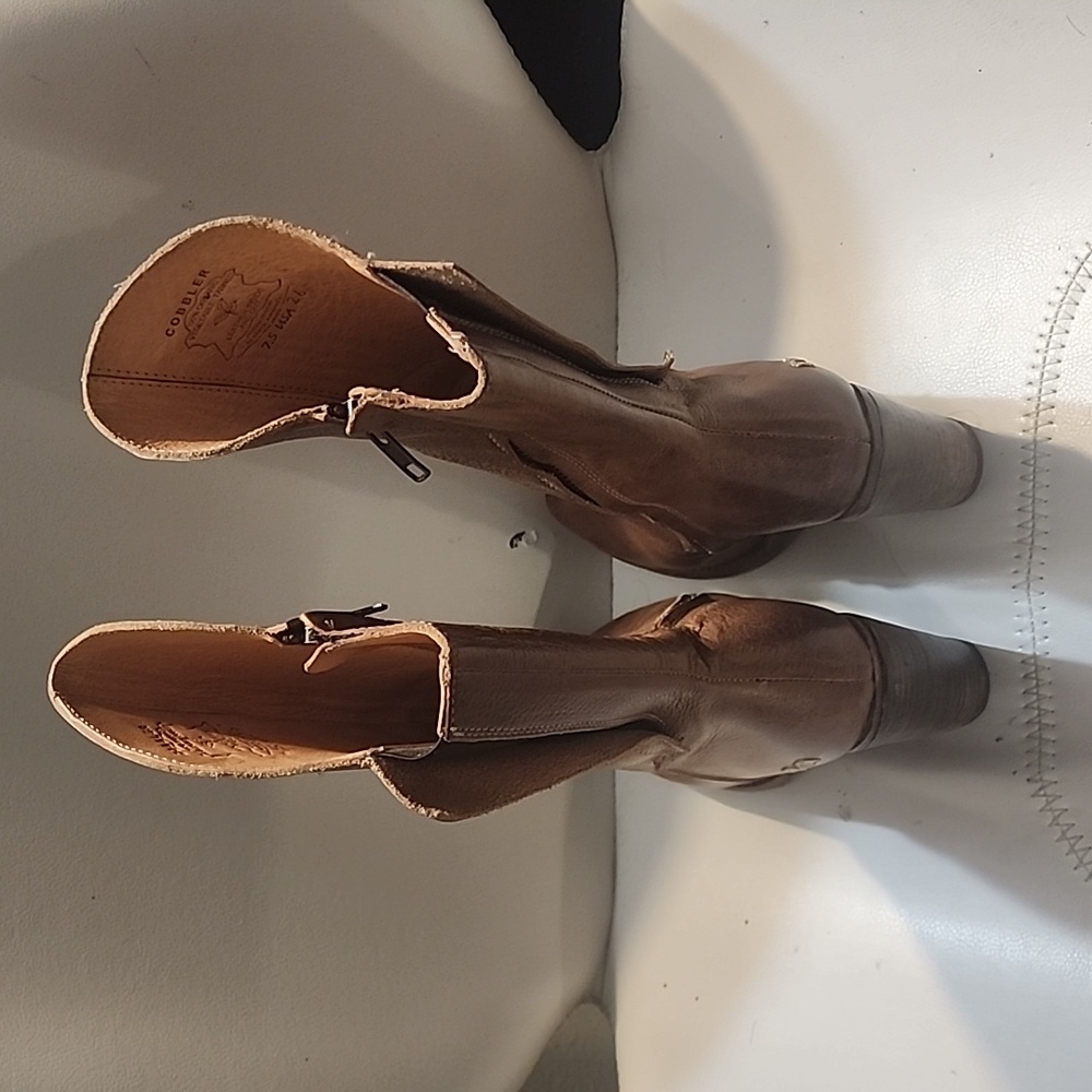 Boots - Picture 4 of 12